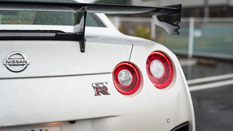 Illustration for article titled Here's What It's Like To Chase Ferraris In A Nissan GT-R Nismo